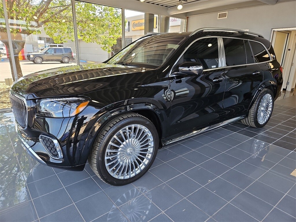 2024 Mercedes Benz GLS Maybach 600 4MATIC photo 2