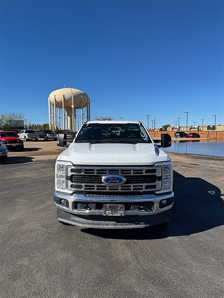 2024 Ford F-250 XLT photo 3