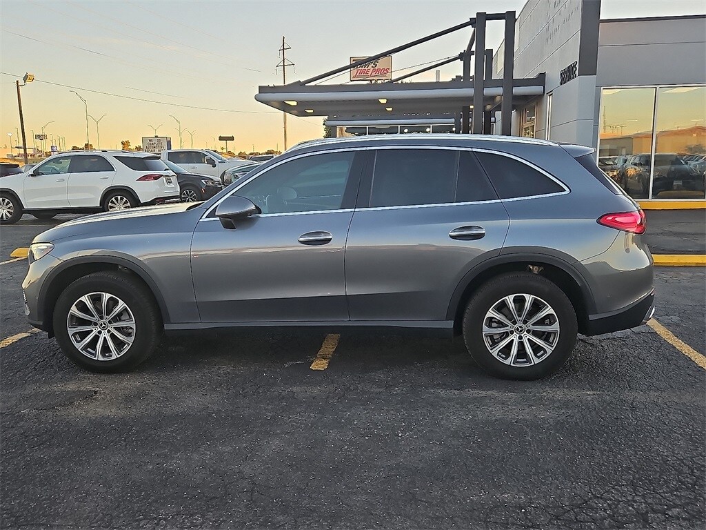 2023 Mercedes Benz GLC 300 4MATIC photo 3