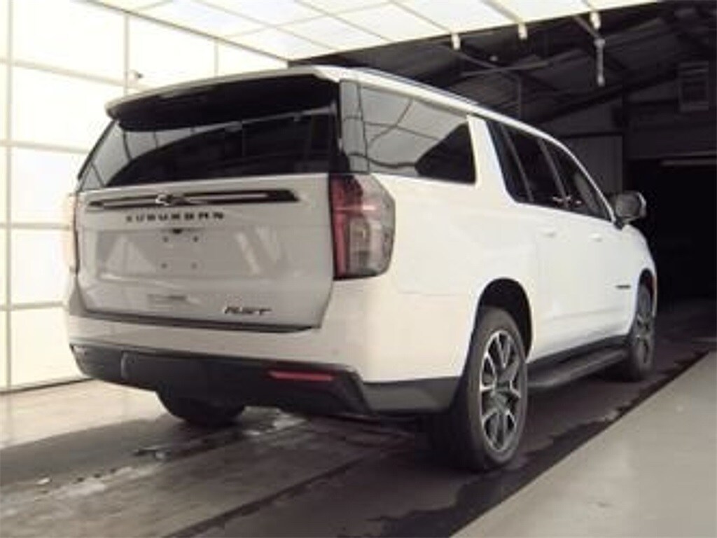 2021 Chevrolet Suburban RST photo 2