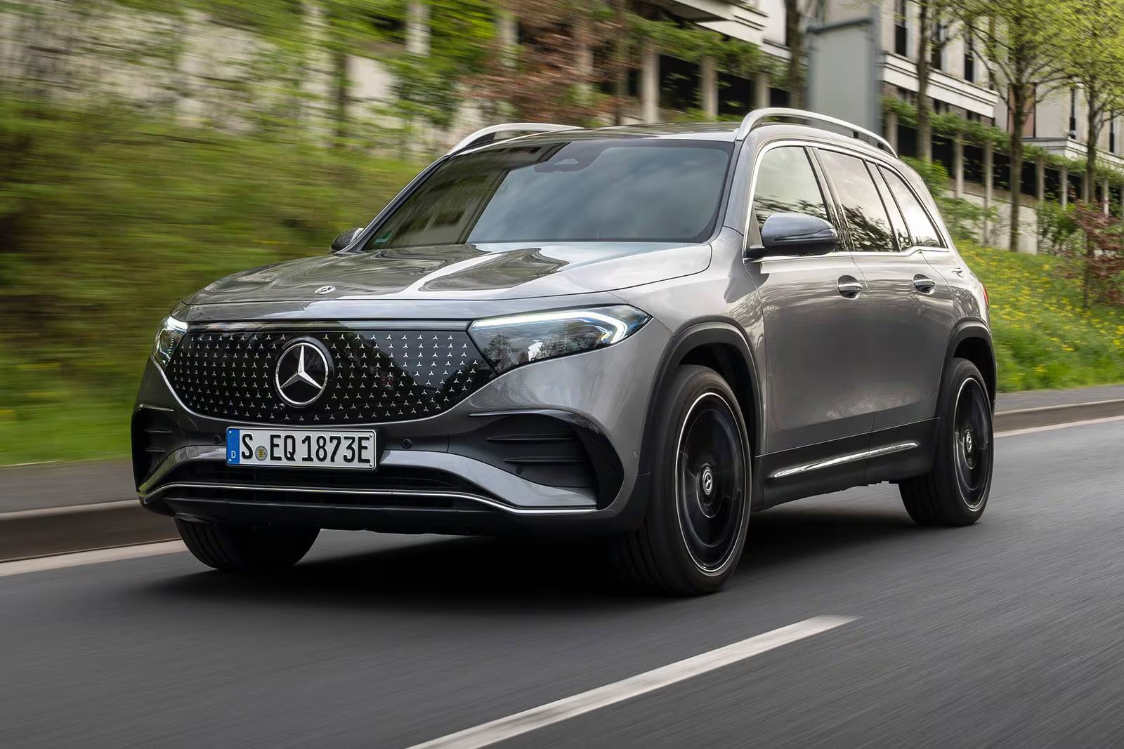 Mercedes-Benz EQB 4MATIC All-Wheel Drivetrain Capability