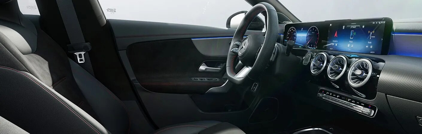 Mercedes-Benz Continuous Glass Multimedia Display