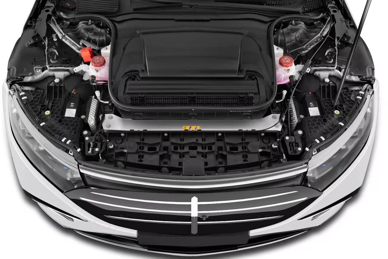 2026 Mercedes-Benz EQS Sedan performance compared with BMW i7