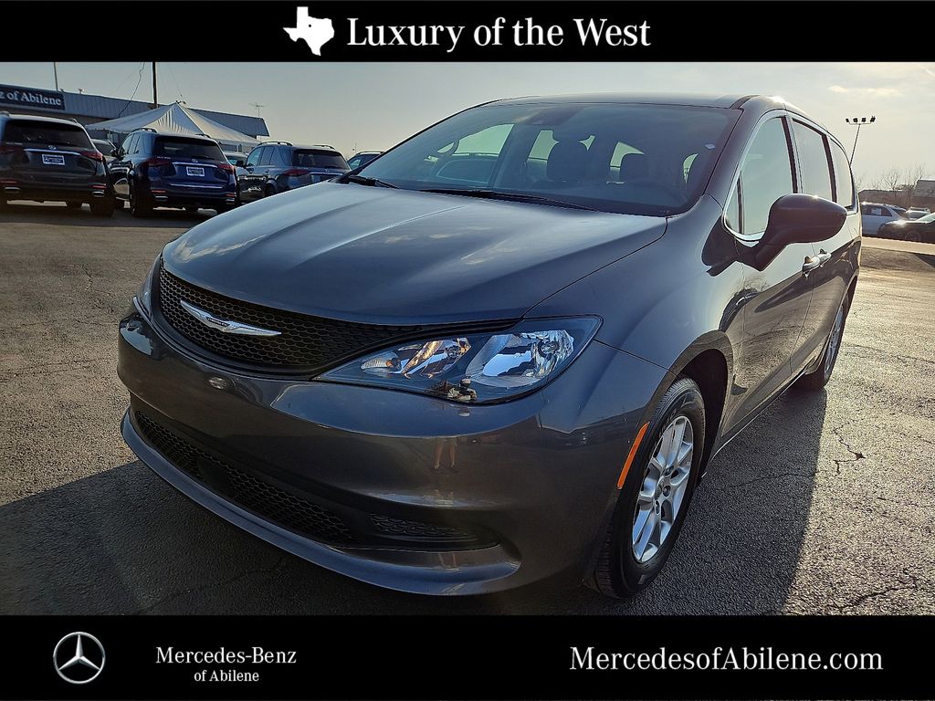 2023 Chrysler Voyager LX