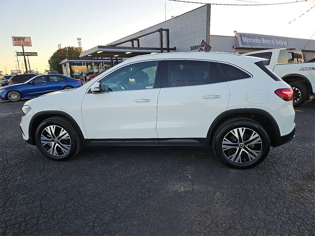 2025 Mercedes Benz GLA 250 4MATIC photo 3