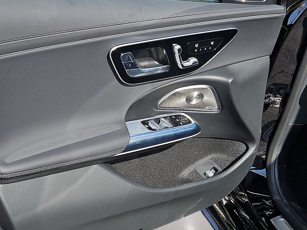 2025 Mercedes-Benz E-Class E350 - Photo 18