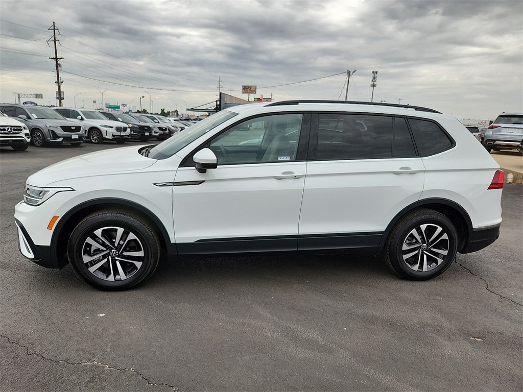 3VVRB7AX8RM159124