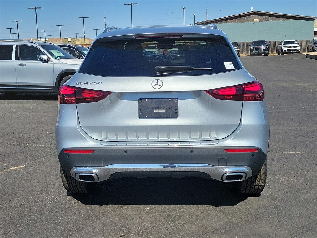 2025 Mercedes Benz GLA 250 photo 4
