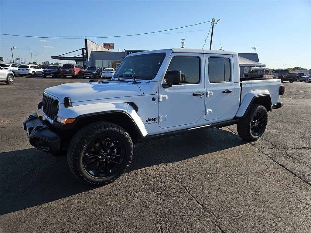 2024 Jeep Gladiator Sport photo 2