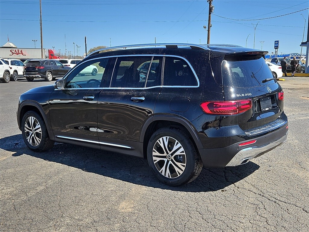 2025 Mercedes Benz GLB 250 photo 4