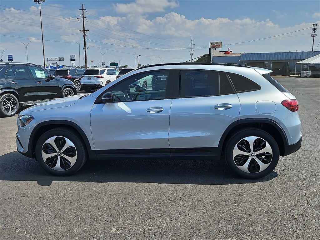 2026 Mercedes Benz GLA 250 photo 3