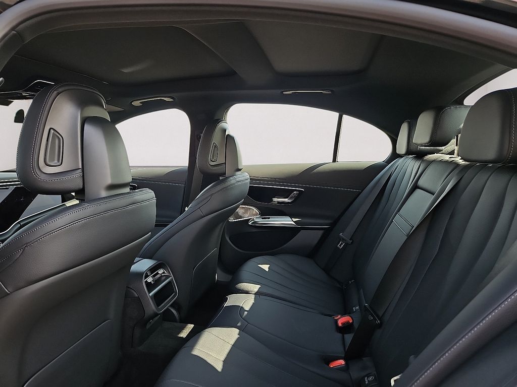 2025 Mercedes-Benz E-Class E350 - Photo 15