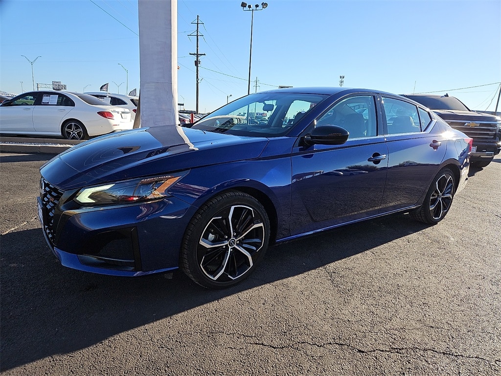Used 2024 Nissan Altima 2.5 SR Sedan