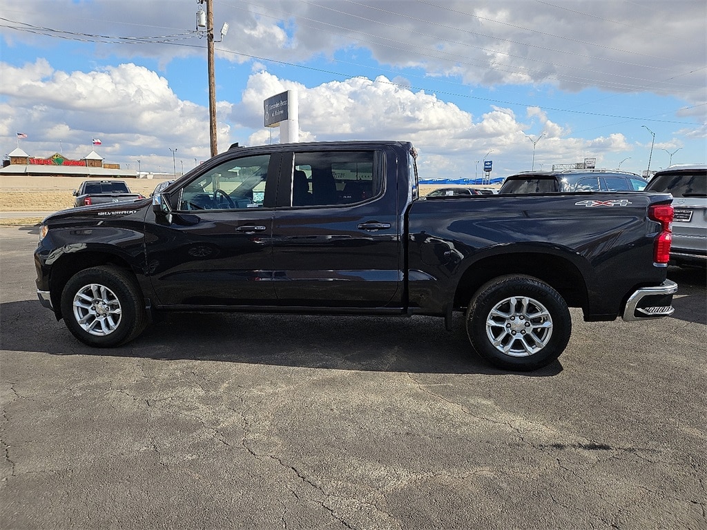 Used 2022 Chevrolet Silverado 1500 LT Truck Crew Cab