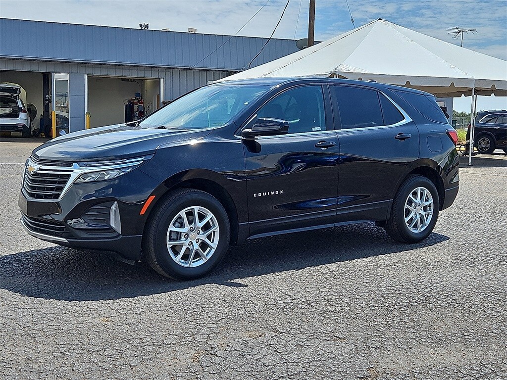 2024 Chevrolet Equinox photo 2