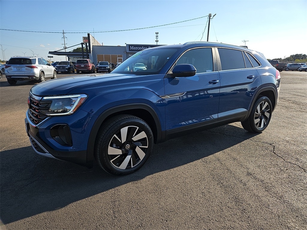 Used 2025 Volkswagen Atlas Cross Sport 2.0T SE w/Technology SUV
