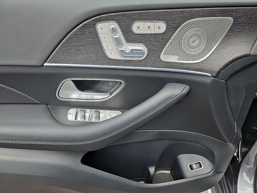 2025 Mercedes-Benz GLS Base - Photo 20