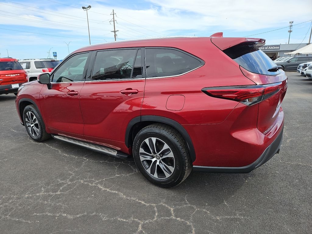 Used 2021 Toyota Highlander XLE SUV