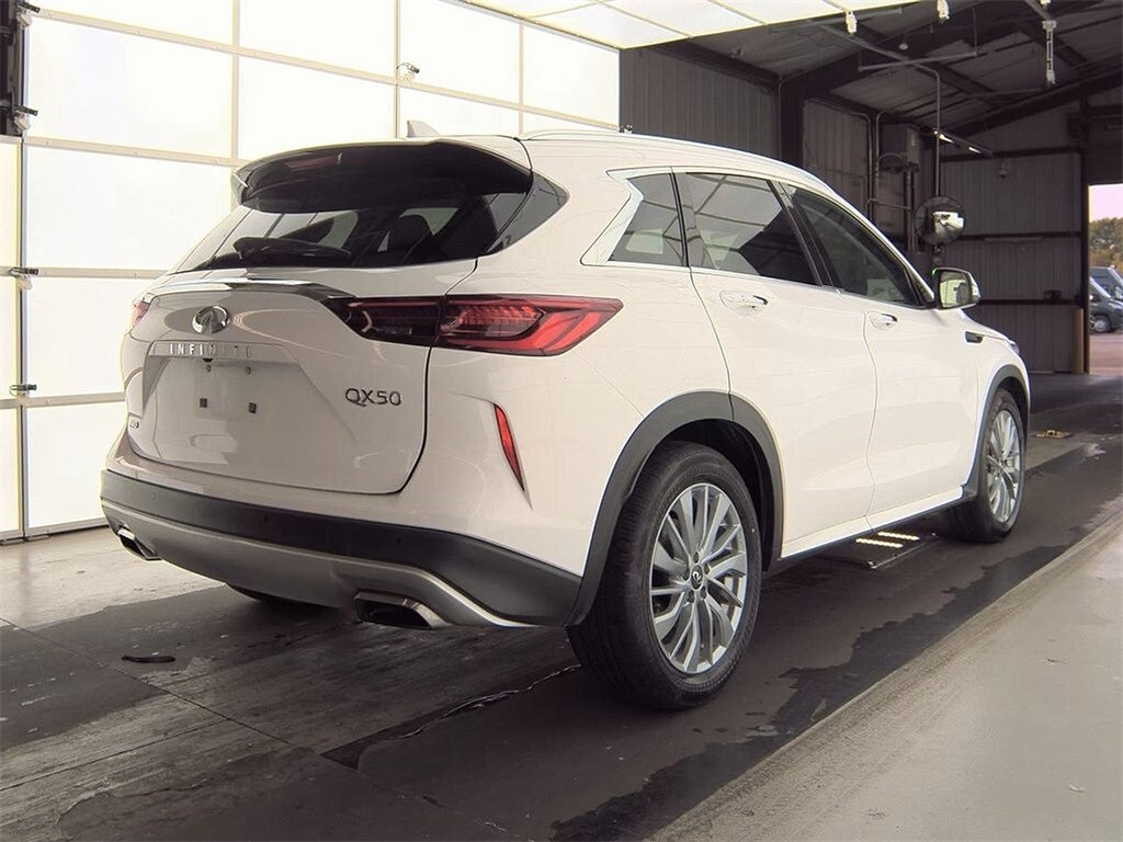 2024 Infiniti QX50 Luxe photo 2
