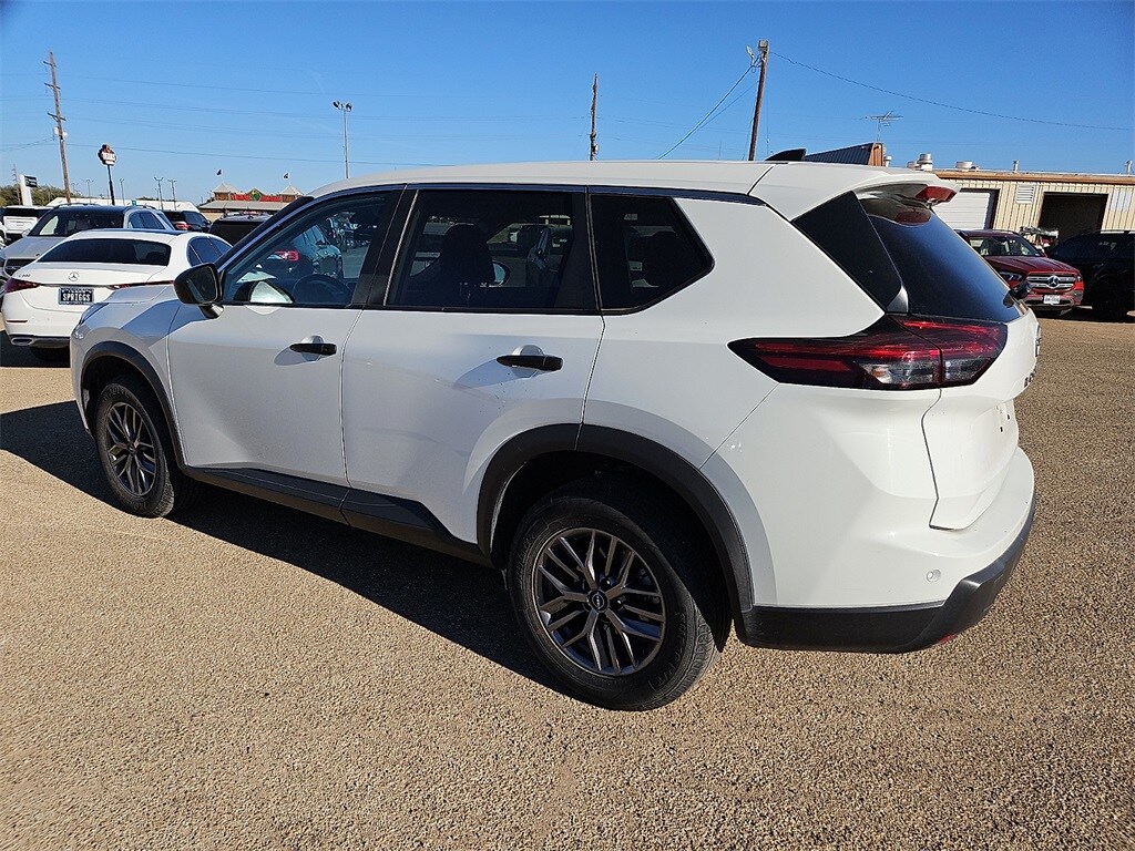 2024 Nissan Rogue S photo 3