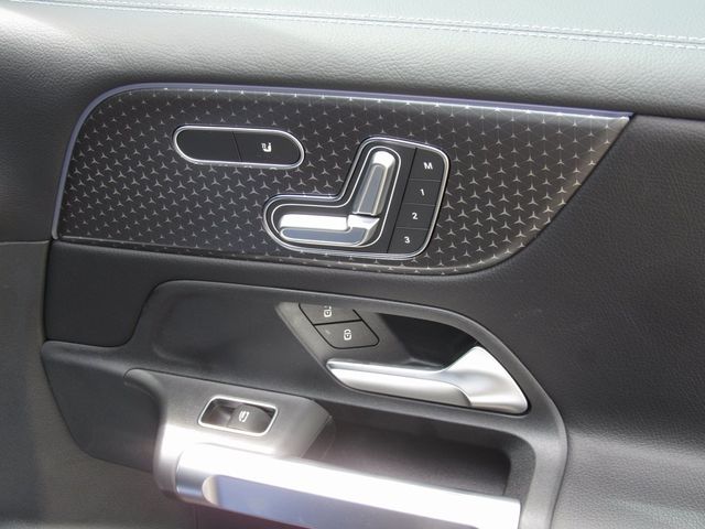 2025 Mercedes-Benz GLB Base - Photo 22