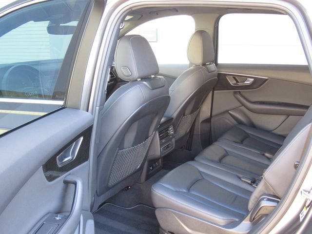 2025 Audi Q7 Premium - Photo 14
