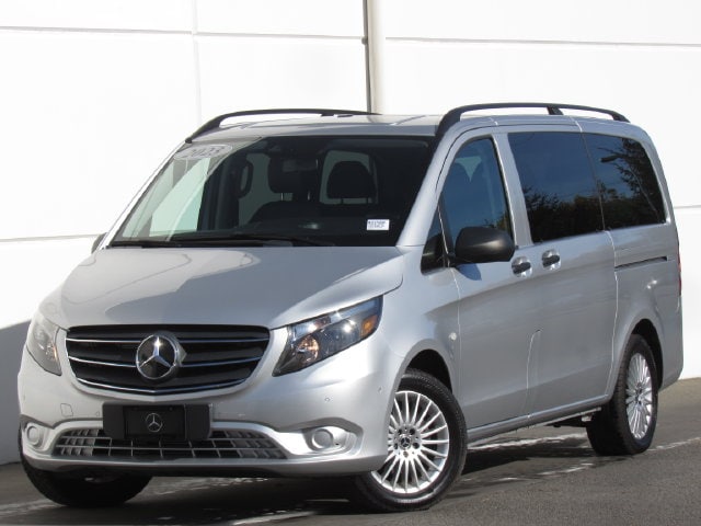 2023 Mercedes-Benz Metris Passenger Van
