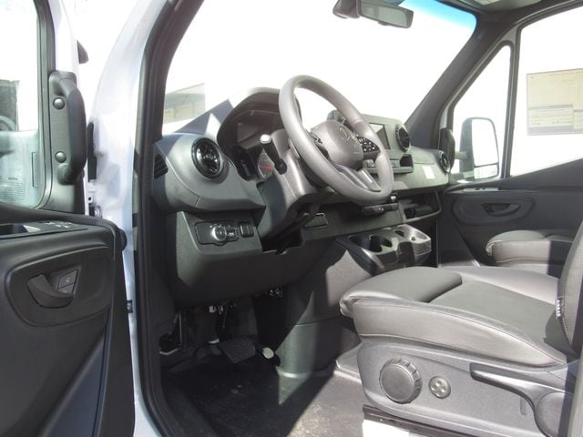 2023 Mercedes-Benz Sprinter Cab Chassis Base - Photo 11