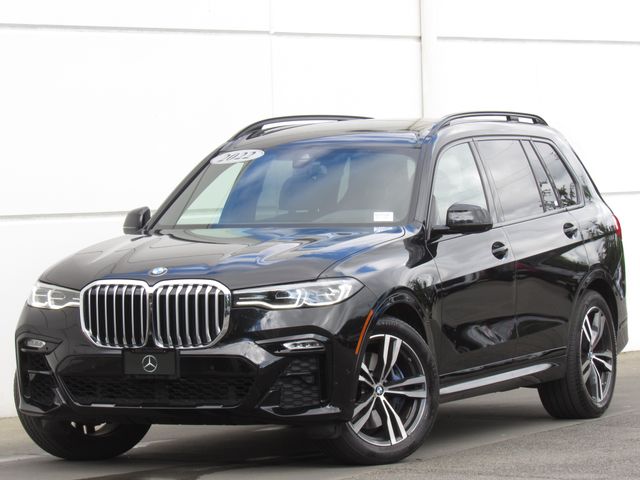 2022 BMW X7 xDrive40i's photo