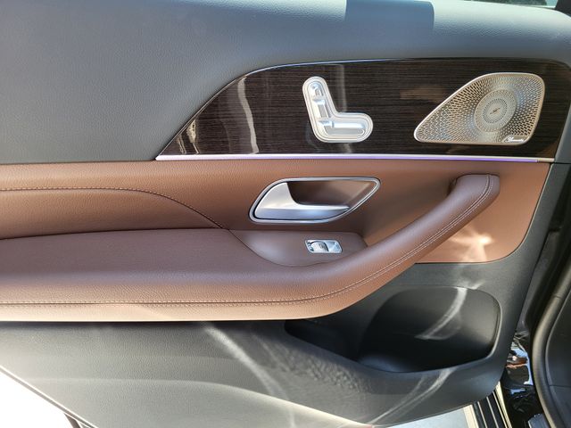 2025 Mercedes-Benz GLS Base - Photo 38