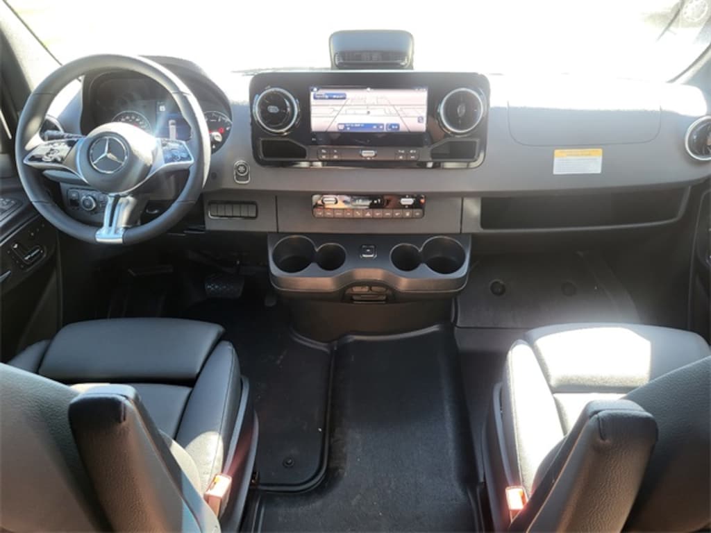 New 2025 Mercedes-Benz Sprinter 2500 Passenger 144 WB Minivan/Van