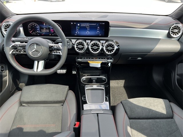 2025 Mercedes Benz CLA 250 4MATIC photo 2