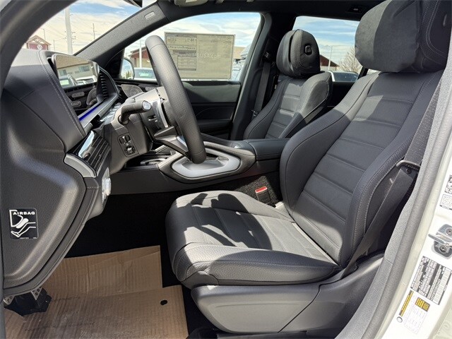 2025 Mercedes Benz GLS 580 4MATIC photo 3