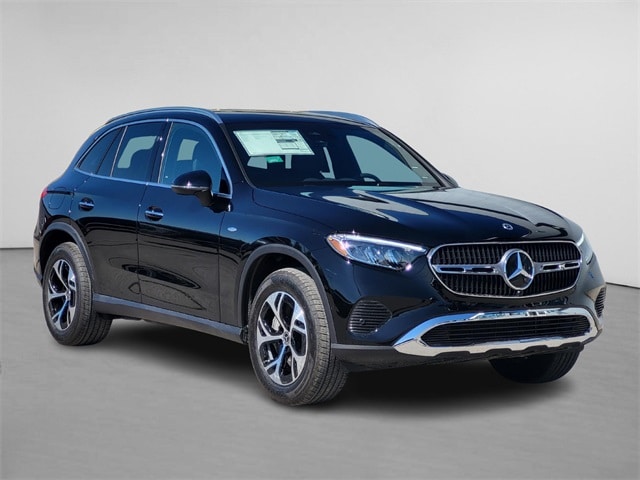 2025 Mercedes-Benz GLC Base's photo