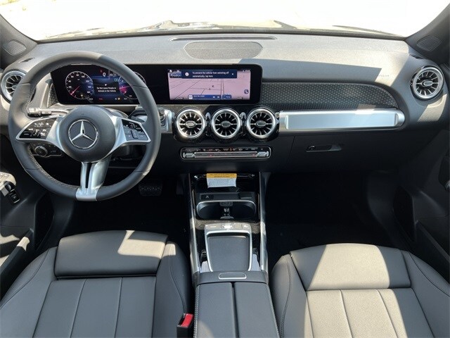 2024 Mercedes Benz GLB 250 4MATIC photo 2