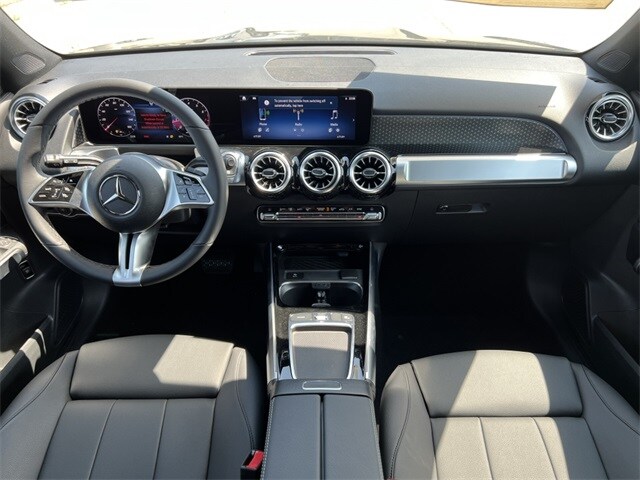 2024 Mercedes Benz GLB 250 4MATIC photo 2