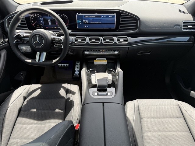 2025 Mercedes Benz GLS 580 4MATIC photo 2