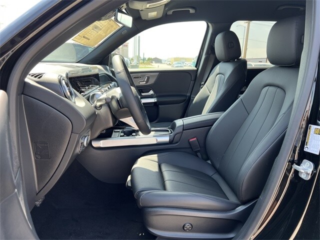 2024 Mercedes Benz GLB 250 4MATIC photo 3