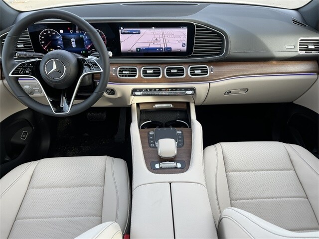 2025 Mercedes Benz GLS 450 photo 2