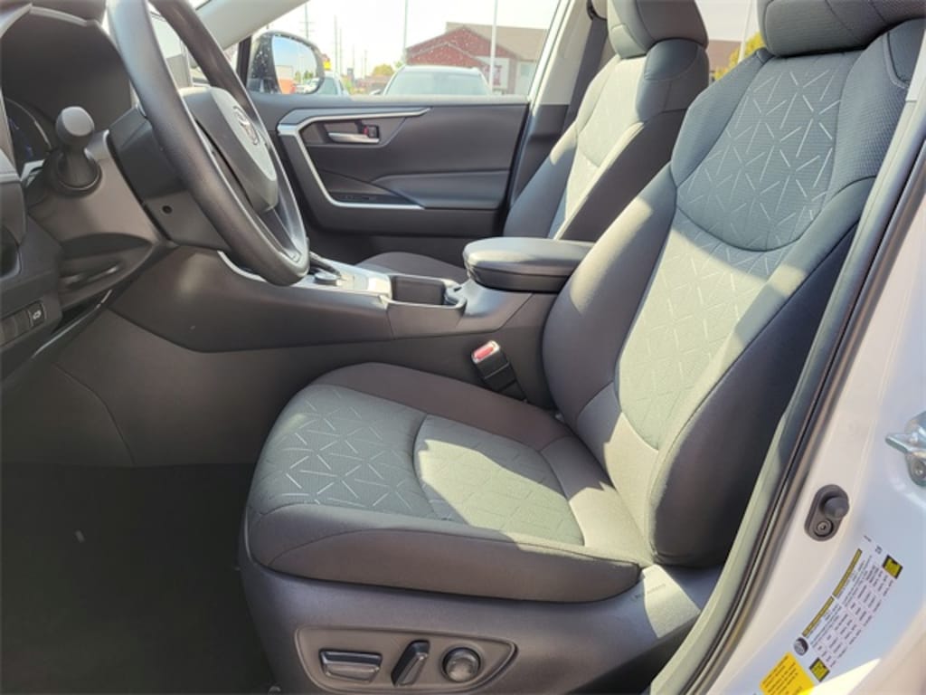 Used 2025 Toyota RAV4 Hybrid XLE SUV