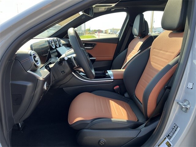 2025 Mercedes Benz C 300 photo 3