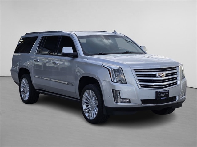 2018 Cadillac Escalade ESV Platinum's photo