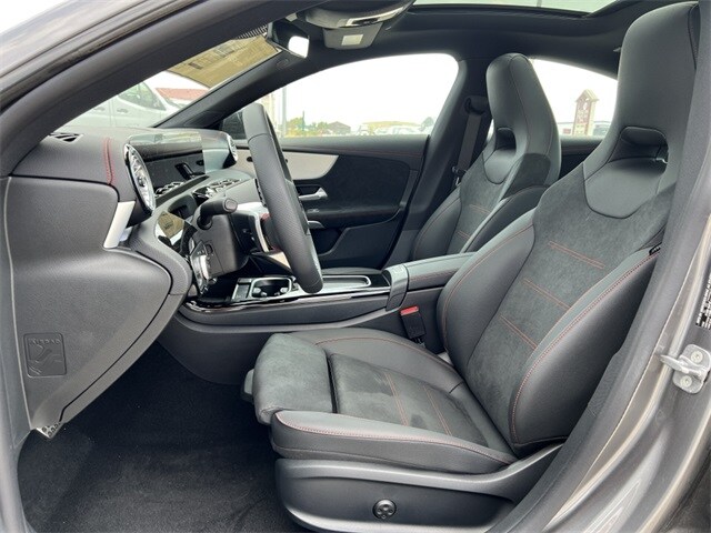 2025 Mercedes Benz CLA 250 4MATIC photo 3