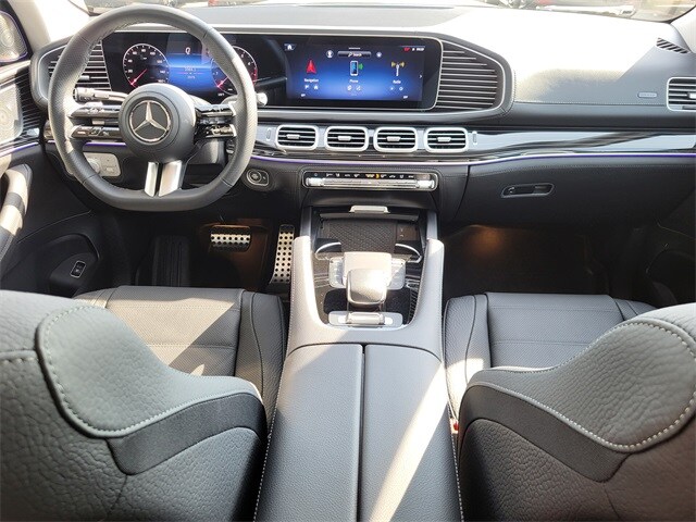 2024 Mercedes Benz GLS 450 4MATIC photo 2