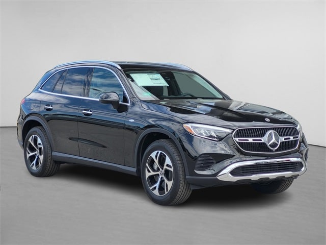 2025 Mercedes-Benz GLC Base's photo