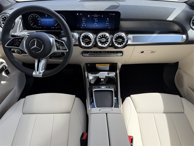 2025 Mercedes Benz GLB 250 4MATIC photo 2