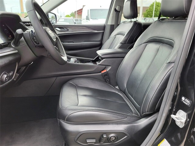 2023 Jeep Grand Cherokee Limited photo 4