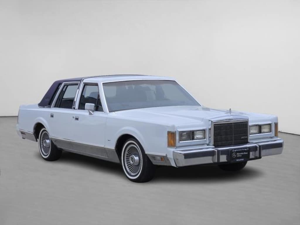 Used 1989 Lincoln Town Car Signature Sedan