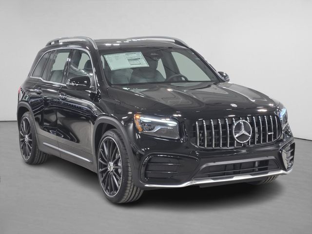 2026 Mercedes-Benz GLB GLB 35 AMG 4MATIC's photo