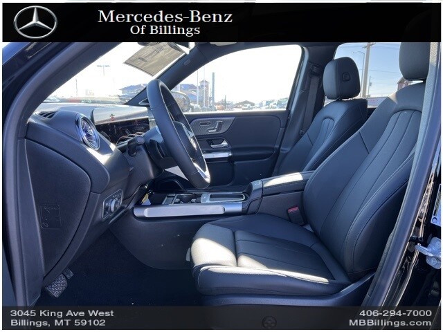 2024 Mercedes Benz GLB 250 4MATIC photo 3